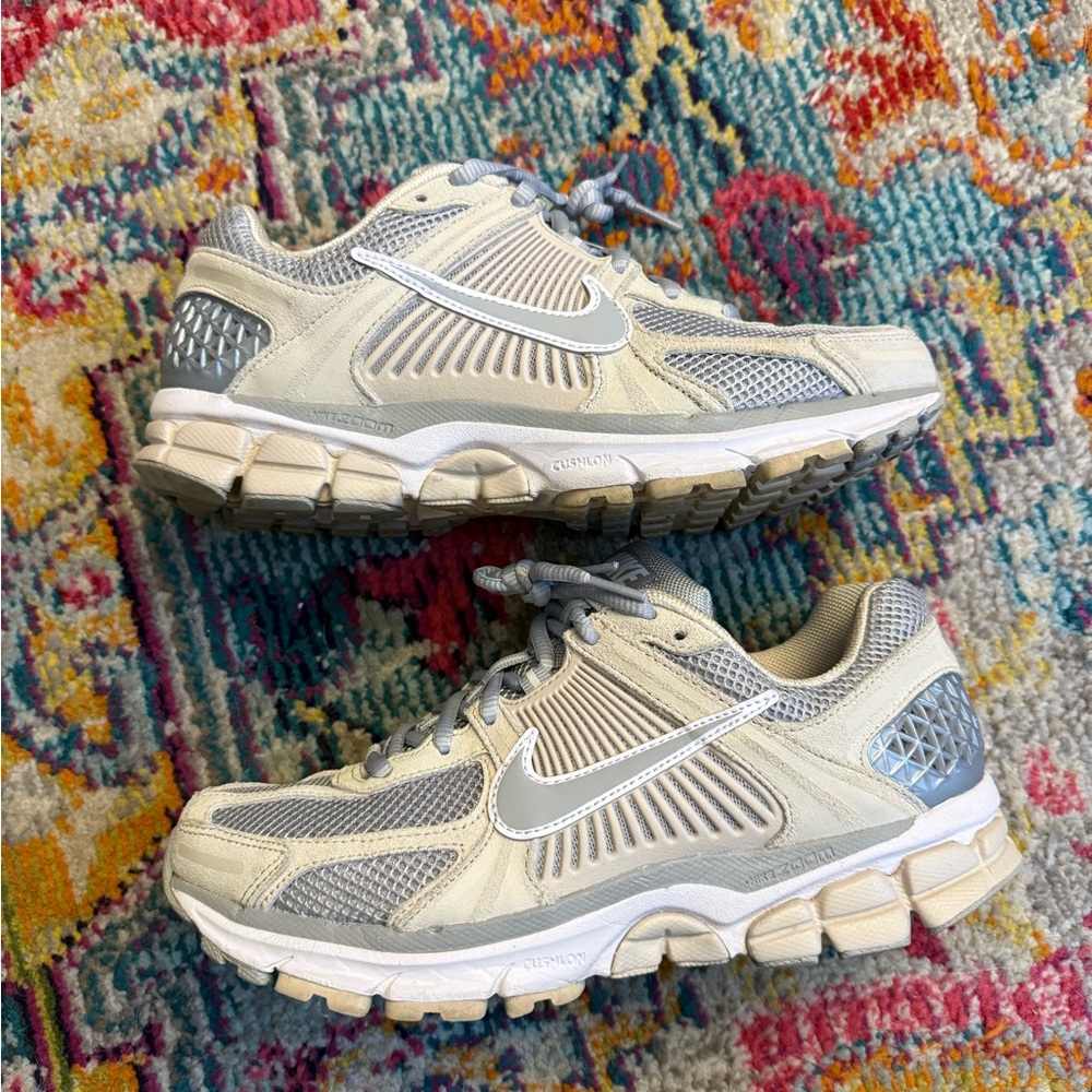 Nike Zoom Vomero 5 in EUC